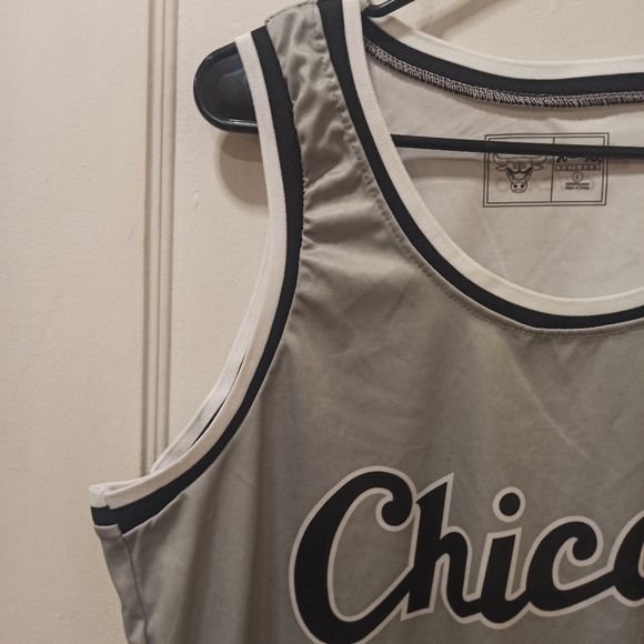 Chicago bulls basketball men's jersey. Size L - Picture 3 of 13